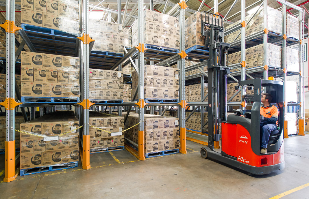 Drive-In Pallet Rack Benefits Image